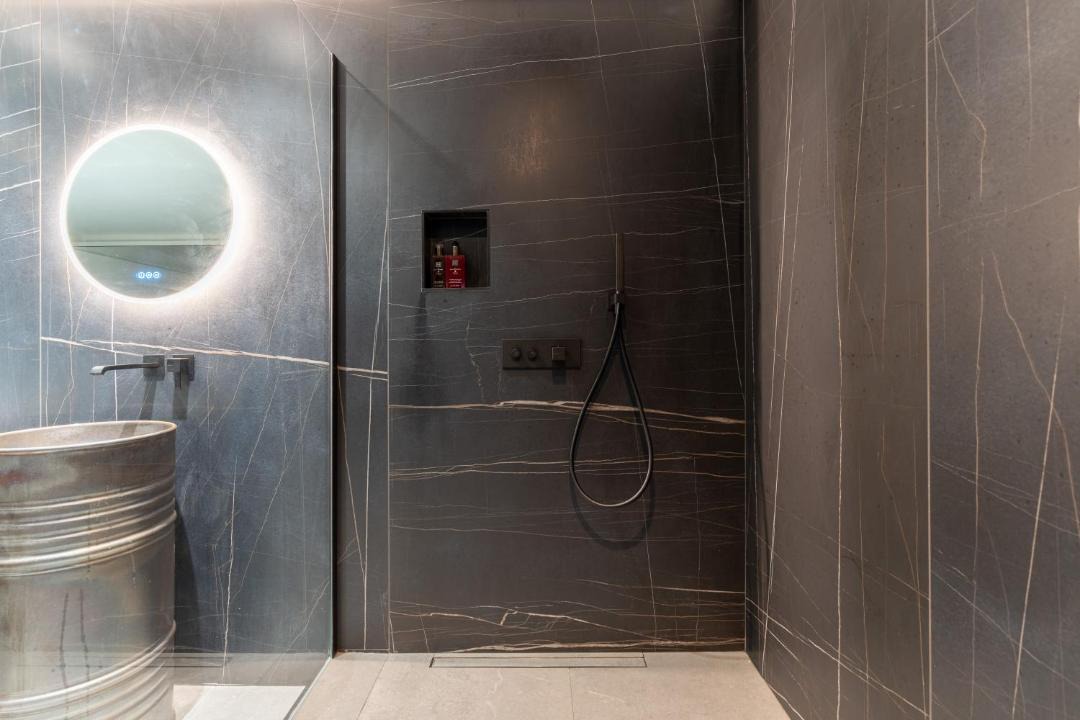 Photo of Bathroom in Esbly