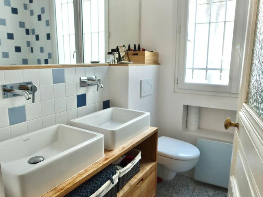 Photo of Bathroom in Quartier de la Folie-Mericourt