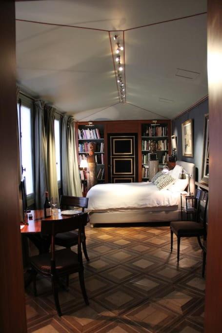 Photo of Bedroom in Palais-Royal