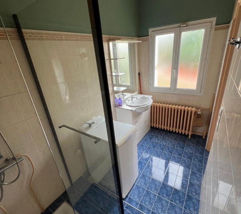 Photo of Bathroom in Chelles