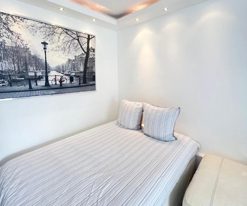 Photo of Bedroom in Chaillot