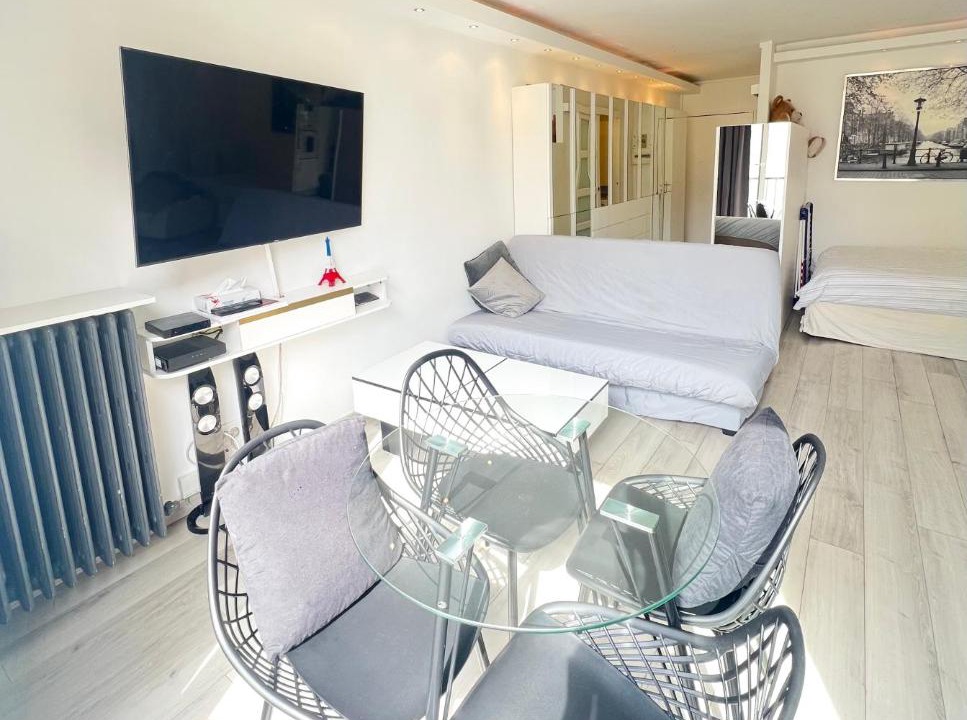 Photo of Livingroom in Chaillot