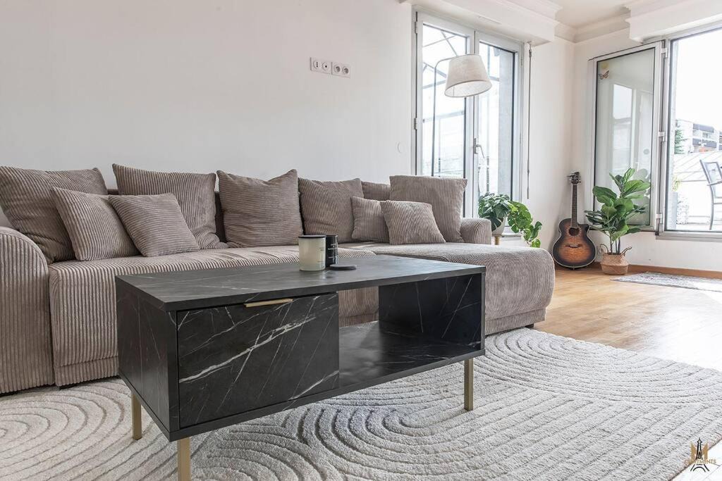 Photo of Livingroom in Quartier des Grandes-Carrieres