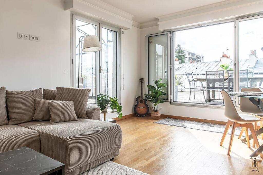 Photo of Livingroom in Quartier des Grandes-Carrieres