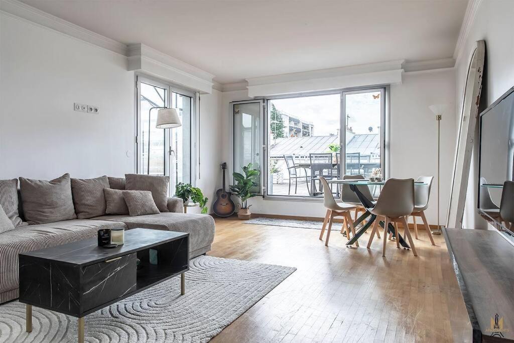 Photo of Livingroom in Quartier des Grandes-Carrieres