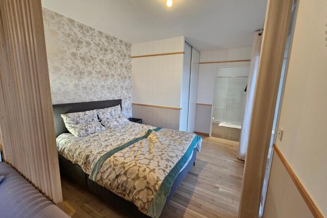 Photo of Bedroom in Les Puces de Saint-Ouen