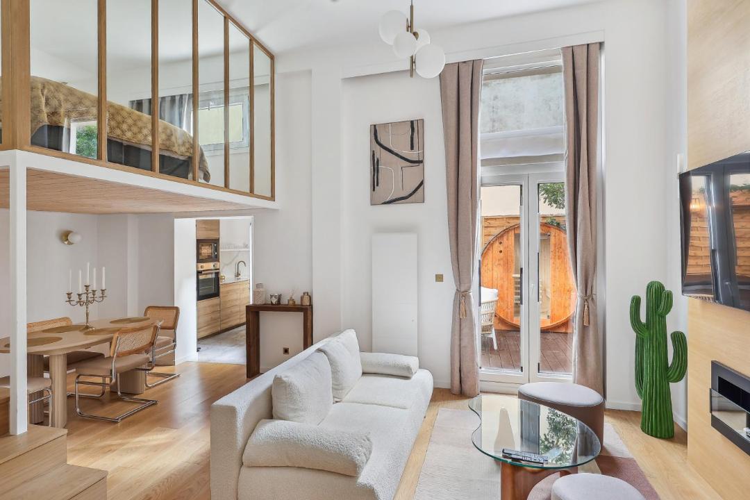 Photo of Livingroom in Notre-Dame-des-Champs