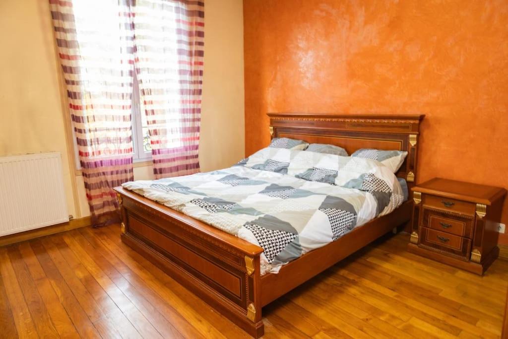 Photo of Bedroom in Noisy-le-Grand