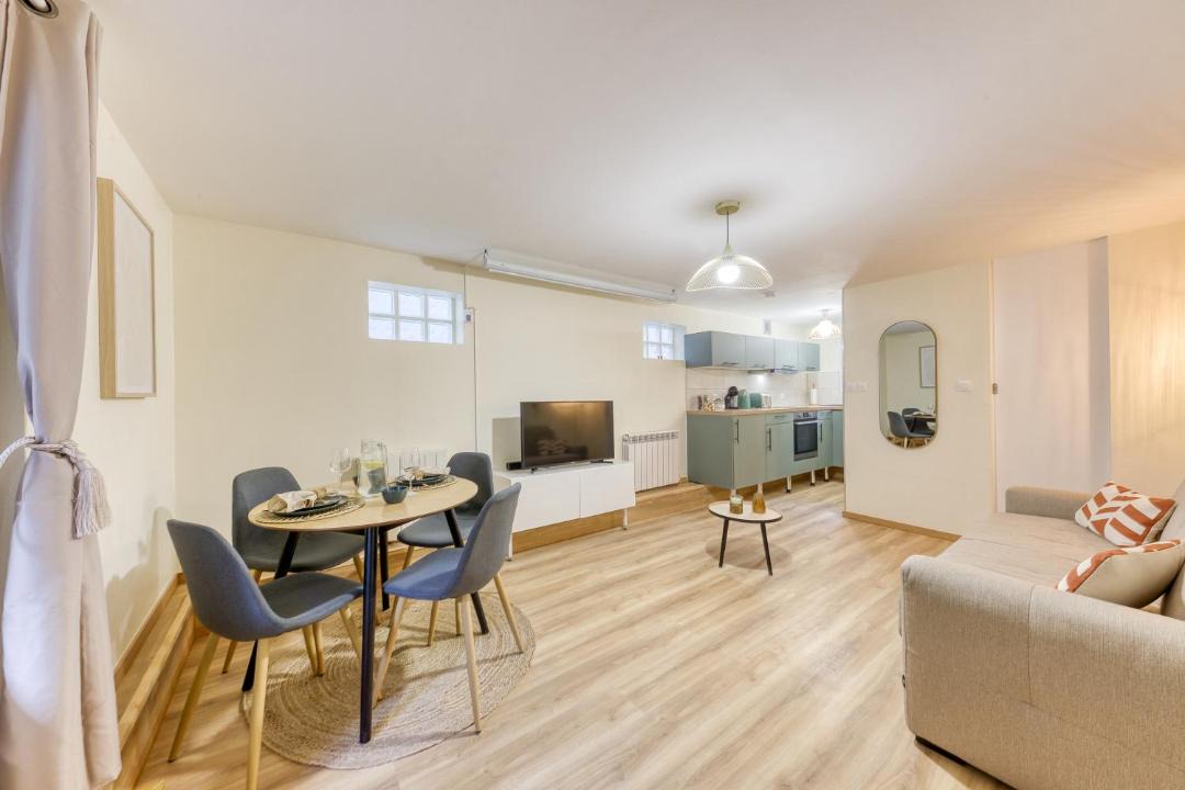 Photo of Livingroom in Les Pavillons-sous-Bois