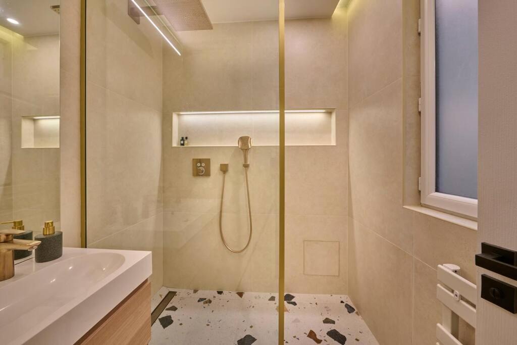 Photo of Bathroom in Notre-Dame-des-Champs