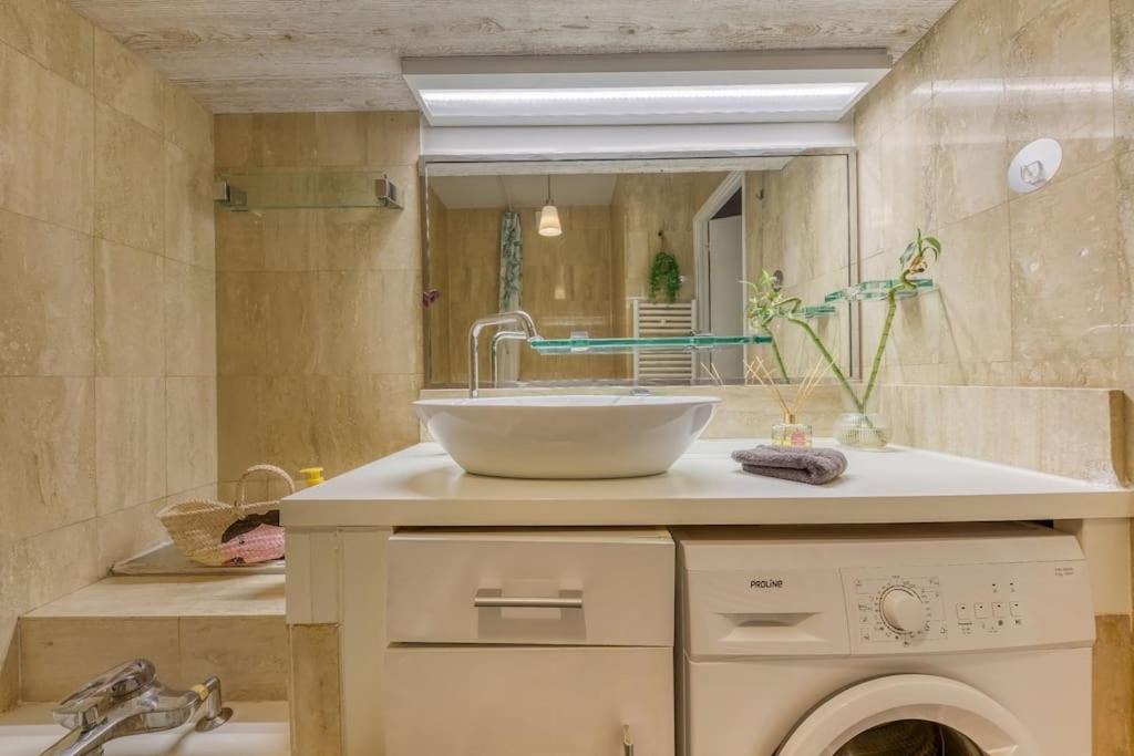 Photo of Bathroom in Le Raincy