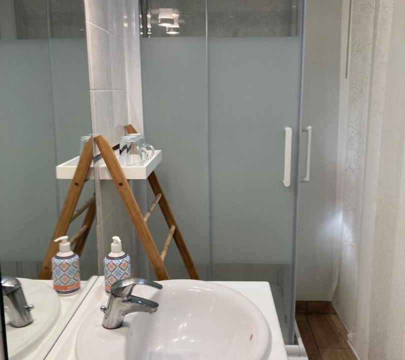 Photo of Bathroom in Les Pavillons-sous-Bois