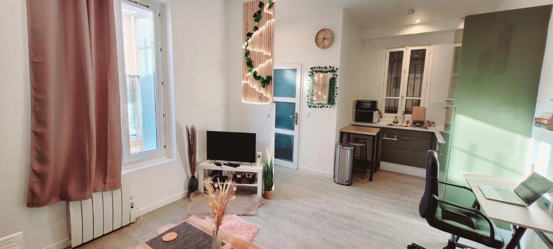 Photo of Livingroom in Les Pavillons-sous-Bois