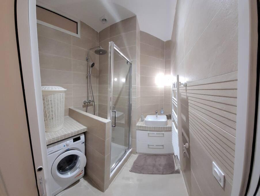 Photo of Bathroom in Epinay-sur-Seine