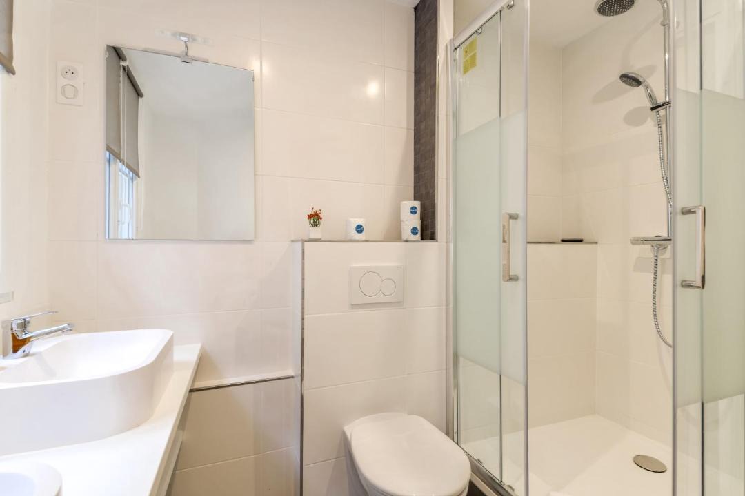 Photo of Bathroom in Quartier de la Place-Vendome