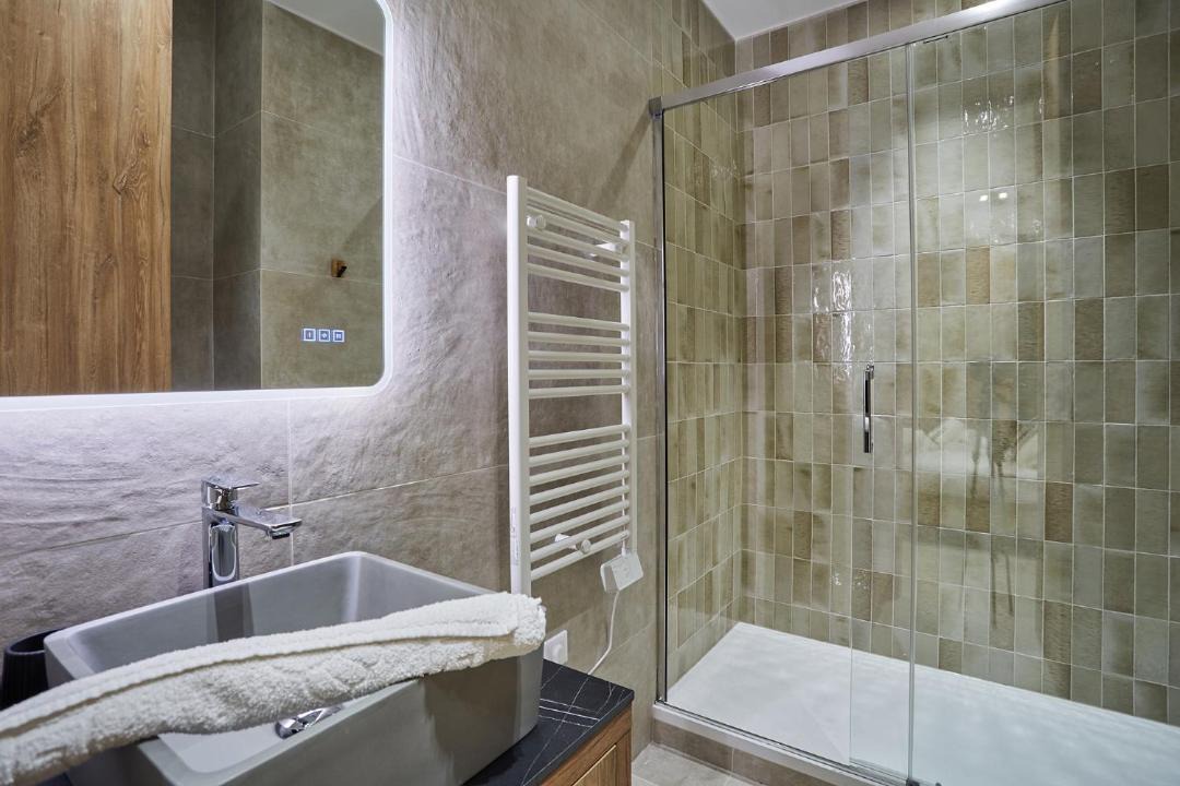 Photo of Bathroom in 18th Arrondissement