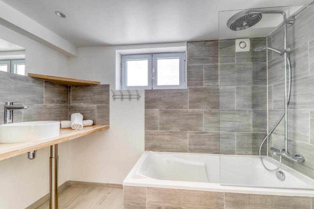 Photo of Bathroom in Esbly