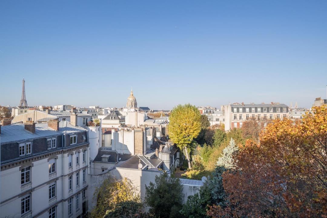 Photo of Others in Quartier de l'Ecole-Militaire