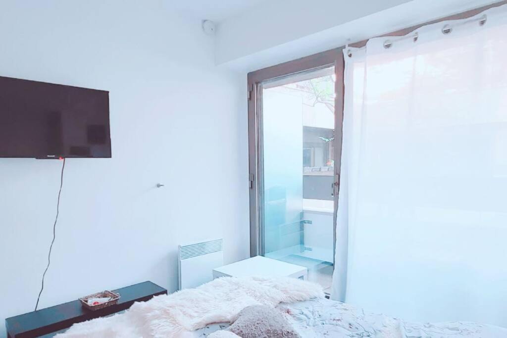 Photo of Bedroom in Chaillot