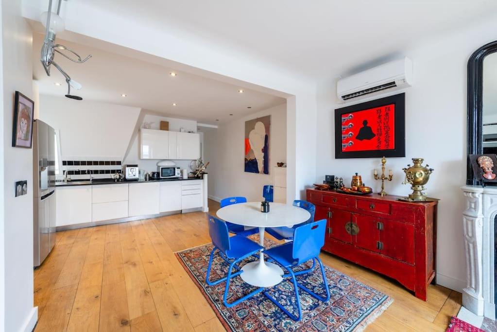 Photo of Livingroom in Chaillot