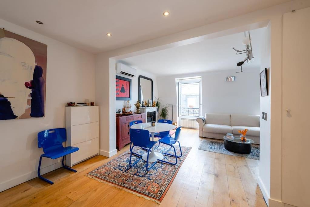 Photo of Livingroom in Chaillot