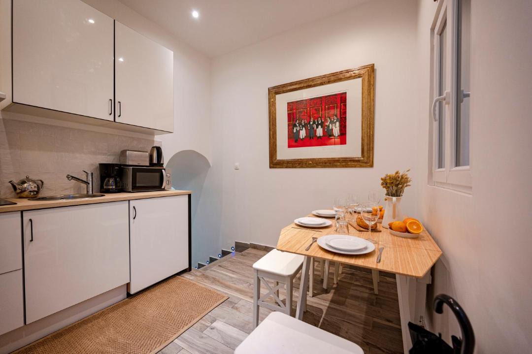 Photo of Kitchen in Quartier de la Folie-Mericourt
