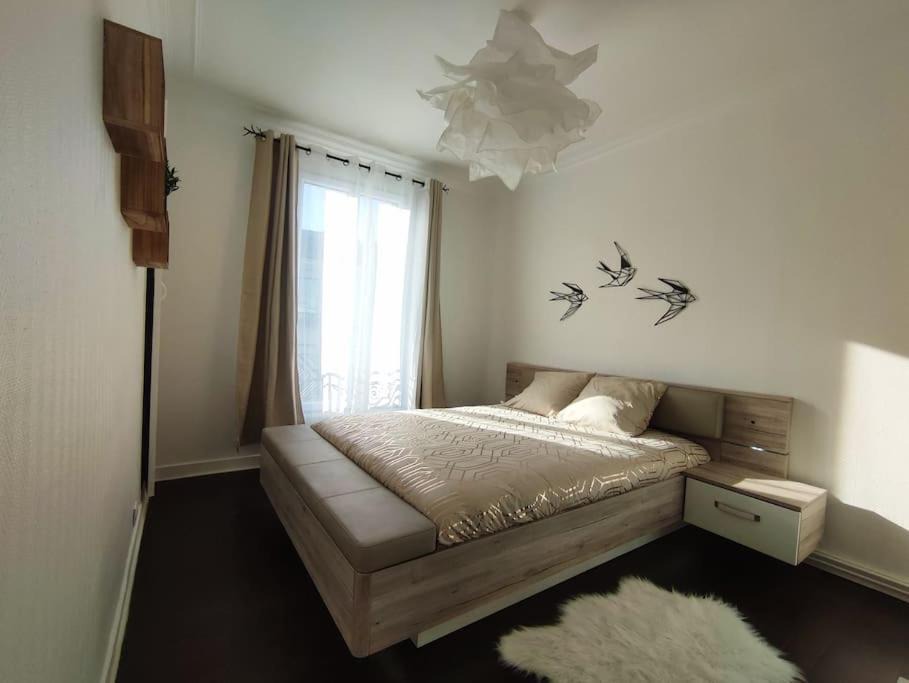 Photo of Bedroom in Asnieres-sur-Seine