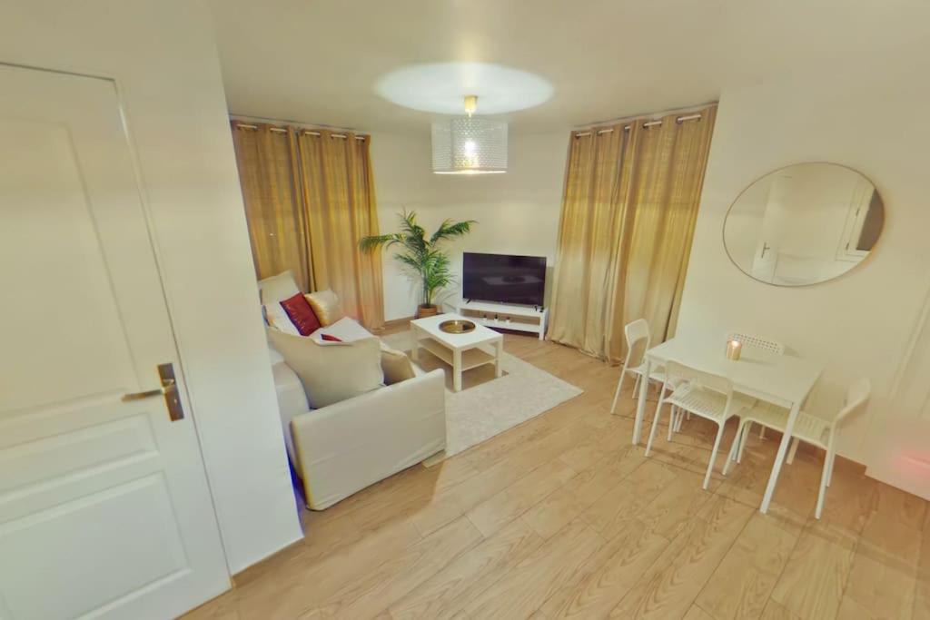 Photo of Livingroom in Livry-Gargan