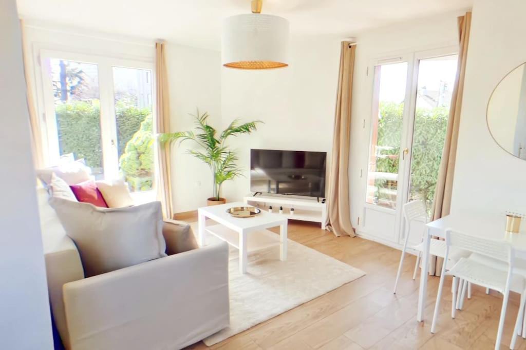 Photo of Livingroom in Livry-Gargan