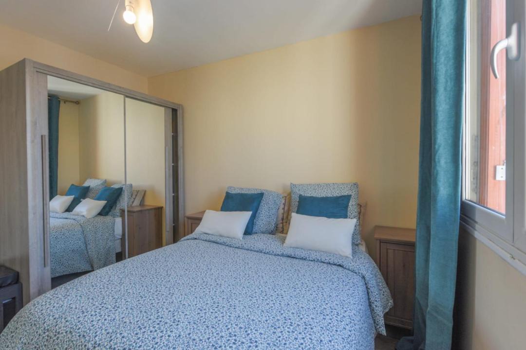 Photo of Bedroom in Clichy