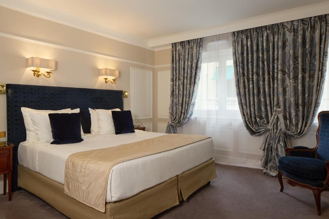Photo of Bedroom in Chaillot
