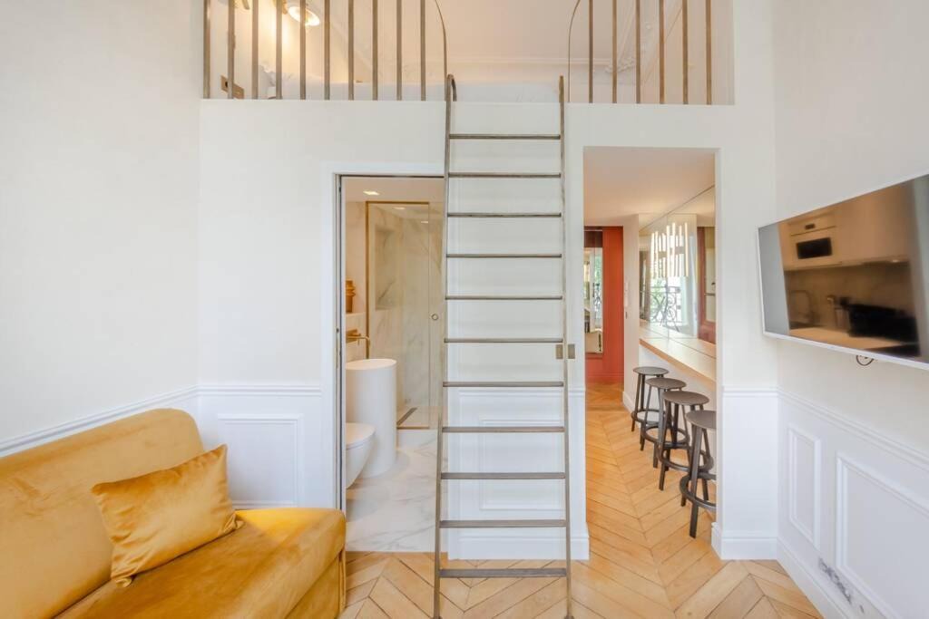 Photo of Livingroom in Faubourg Saint-Germain