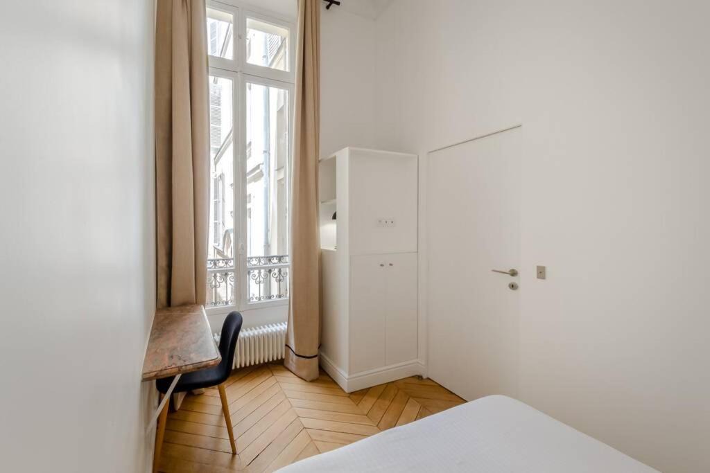Photo of Bedroom in Faubourg Saint-Germain