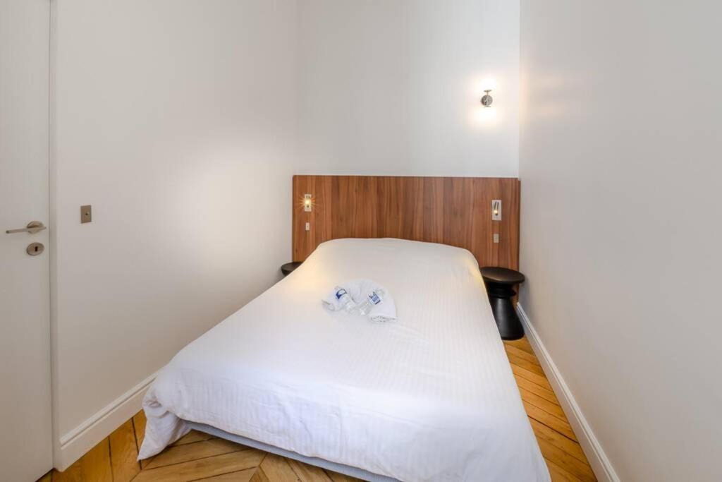 Photo of Bedroom in Faubourg Saint-Germain