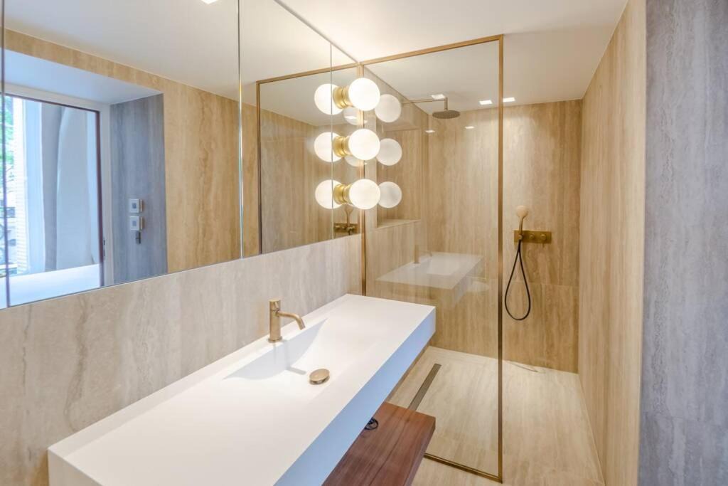 Photo of Bathroom in Faubourg Saint-Germain