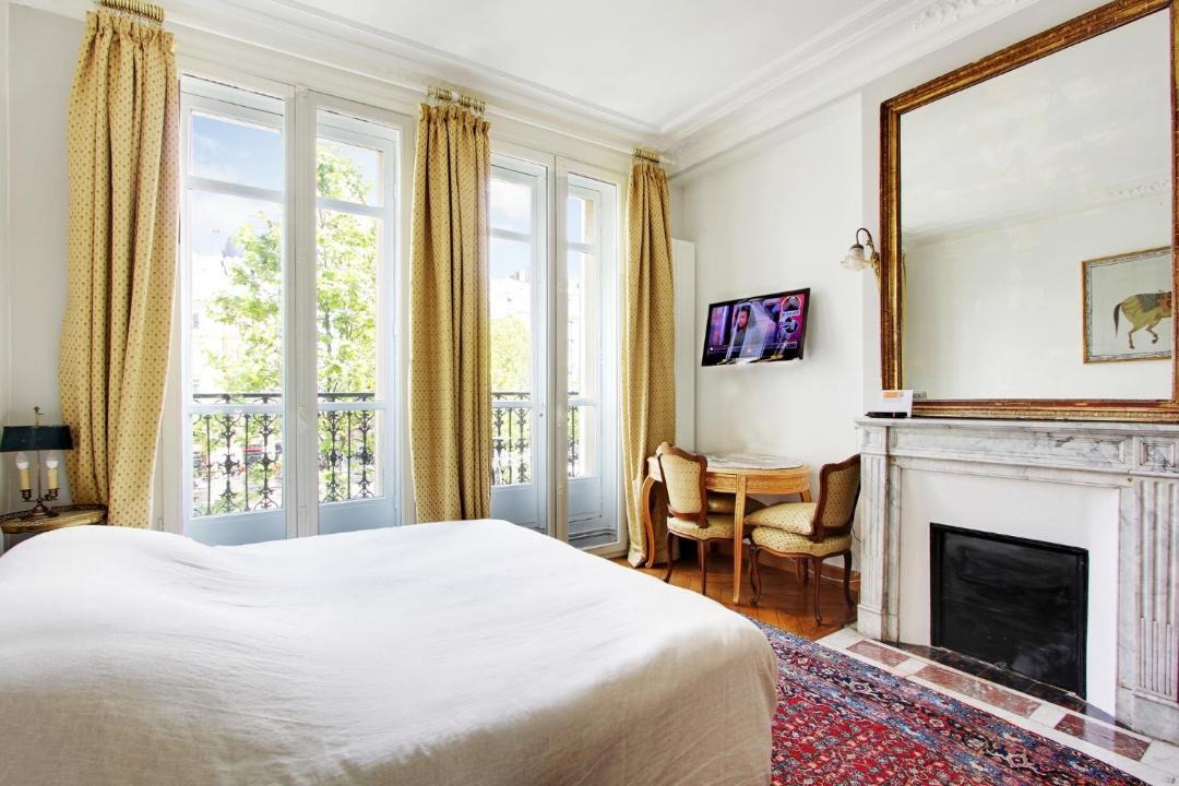 Photo of Bedroom in Chaillot