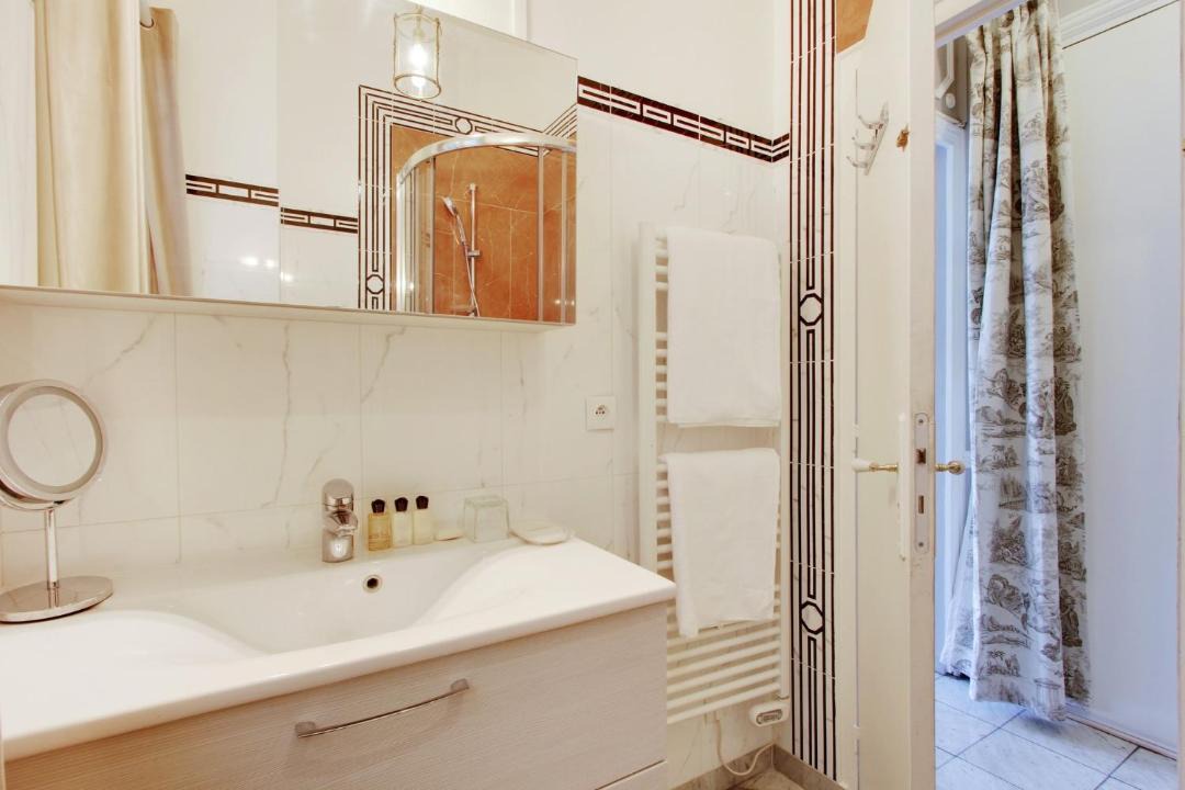 Photo of Bathroom in Chaillot