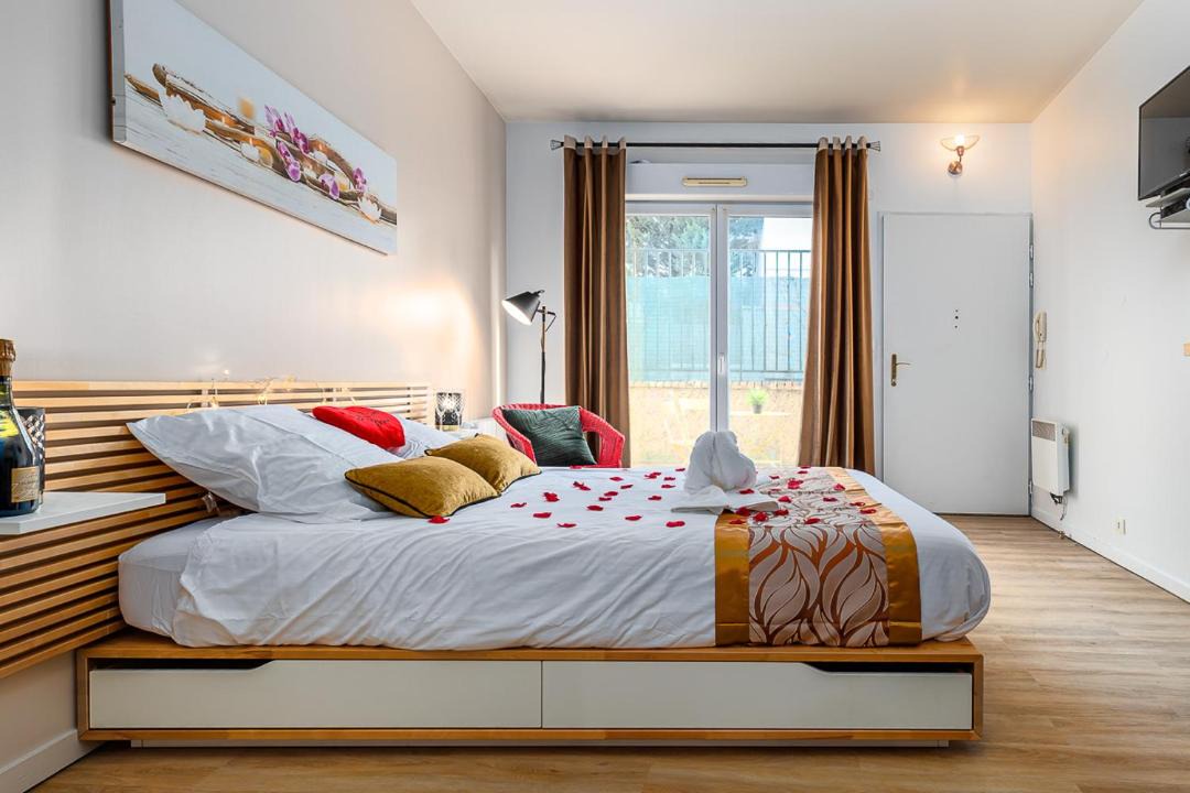 Photo of Bedroom in Asnieres-sur-Seine