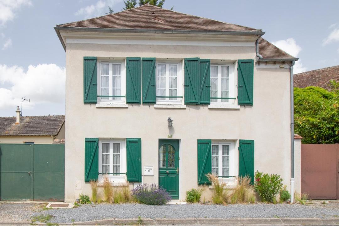 Photo of Buildings in Isles-les-Villenoy