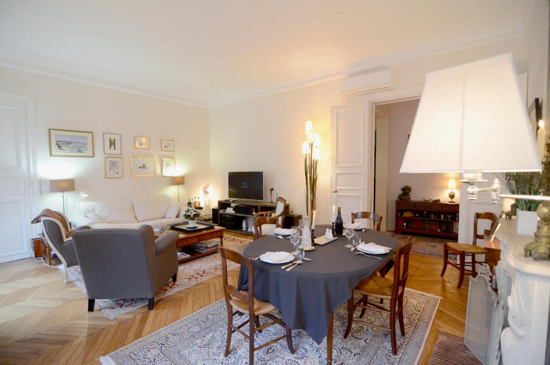 Photo of Livingroom in Chaillot