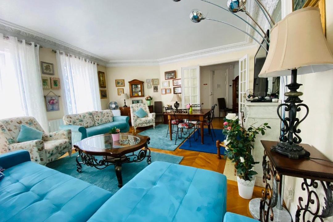 Photo of Livingroom in Chaillot