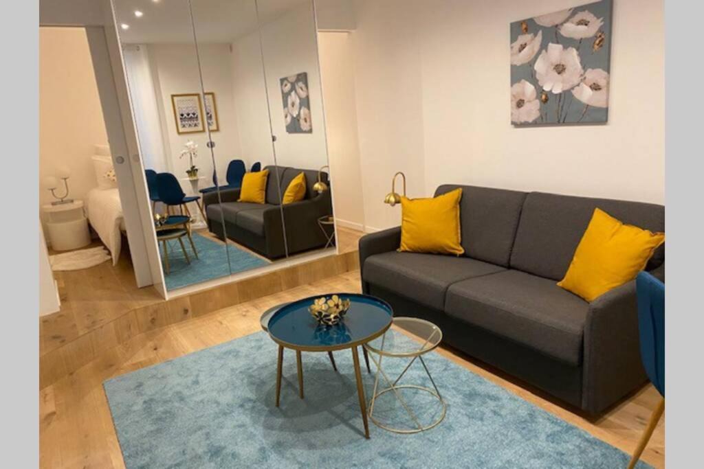 Photo of Livingroom in Notre-Dame-des-Champs