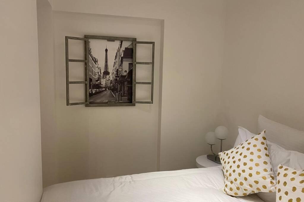 Photo of Bedroom in Notre-Dame-des-Champs