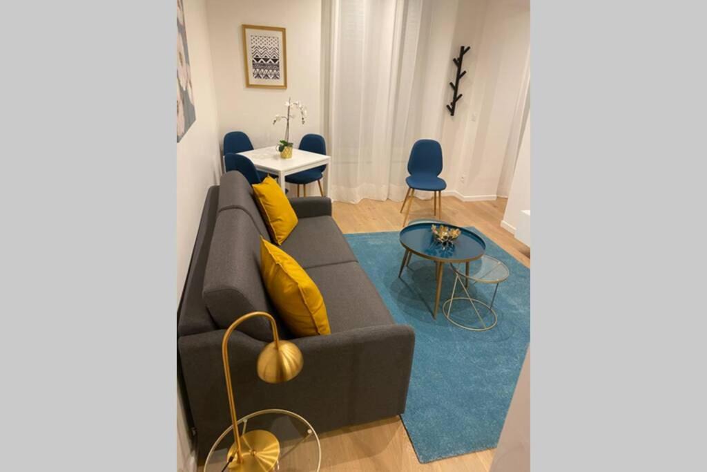 Photo of Livingroom in Notre-Dame-des-Champs