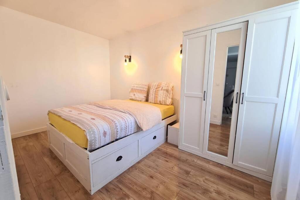 Photo of Bedroom in Neuilly-sur-Marne