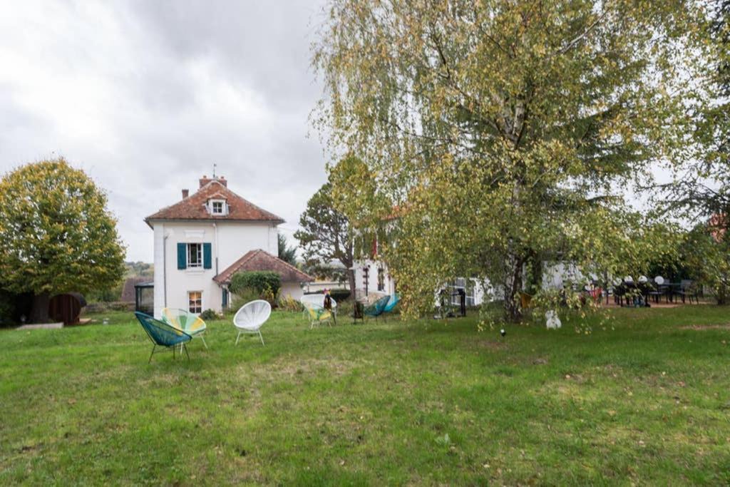 Photo of Buildings in Chalifert