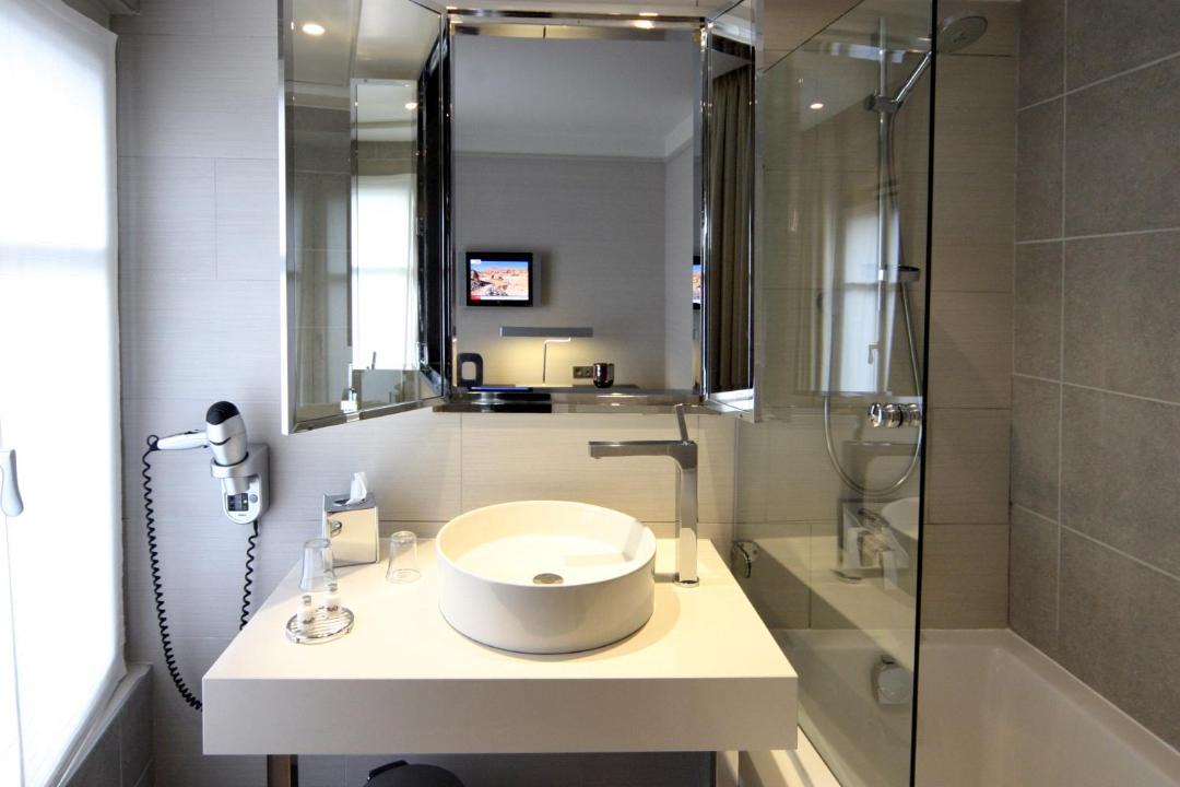 Photo of Bathroom in Saint-Merri