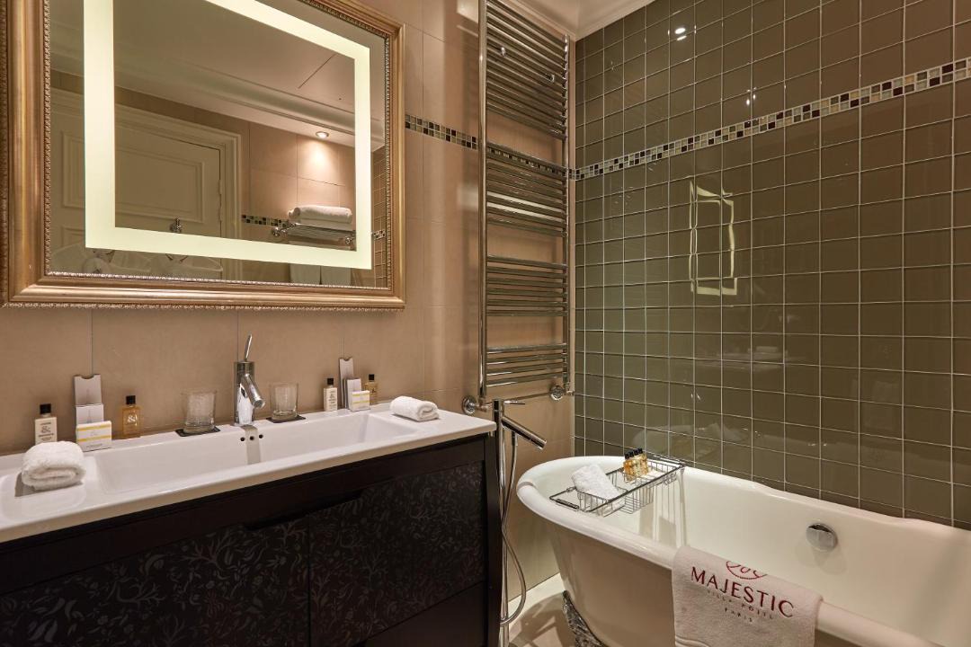 Photo of Bathroom in Chaillot