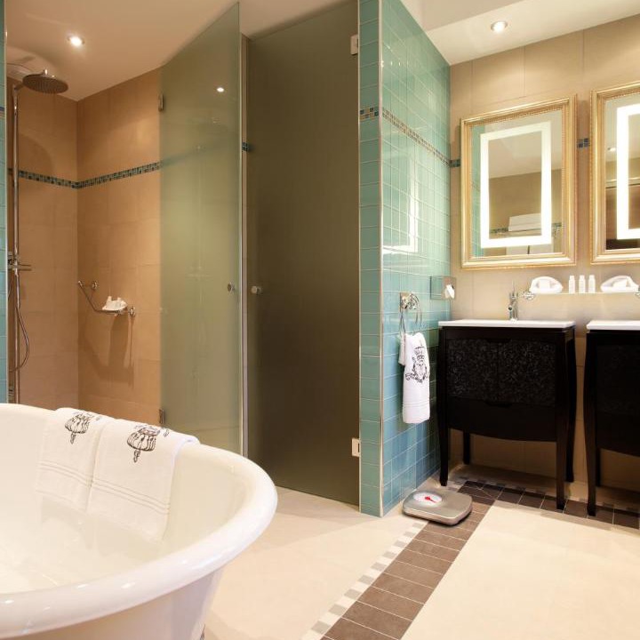 Photo of Bathroom in Chaillot