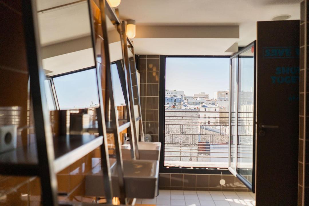 Photo of Bathroom in Quartier de la Folie-Mericourt